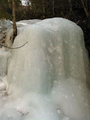 醤油樽の滝　アイスクライミング